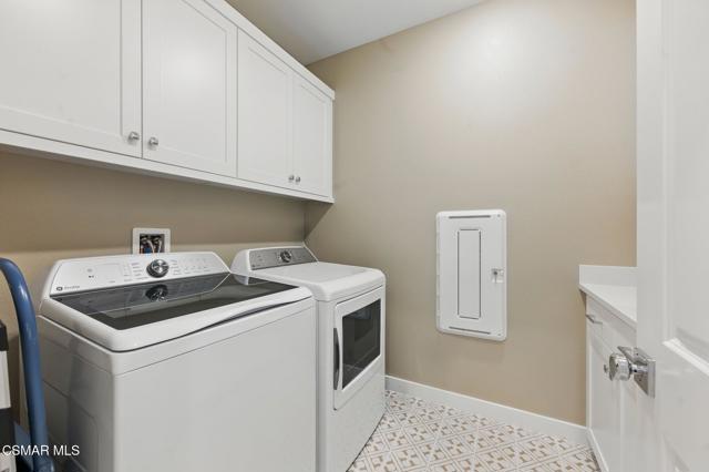 1894 Malalenca Road, Santa Paula CA: https://media.crmls.org/mediaz/ce095de1-3b95-4e53-a470-b1b643f607ea.jpg