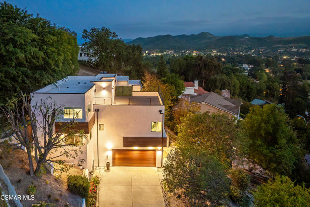 28333 Foothill Drive, Agoura Hills CA: https://media.crmls.org/mediaz/ce09a013-5e68-4284-aba2-2ab82107025c.jpg