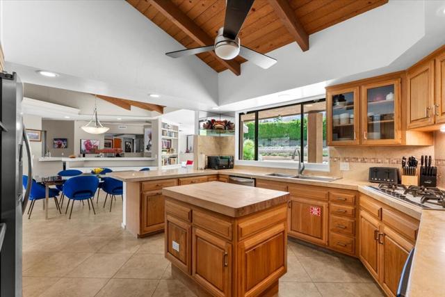 1655 Ridgemore Drive, Palm Springs, CA 92264
