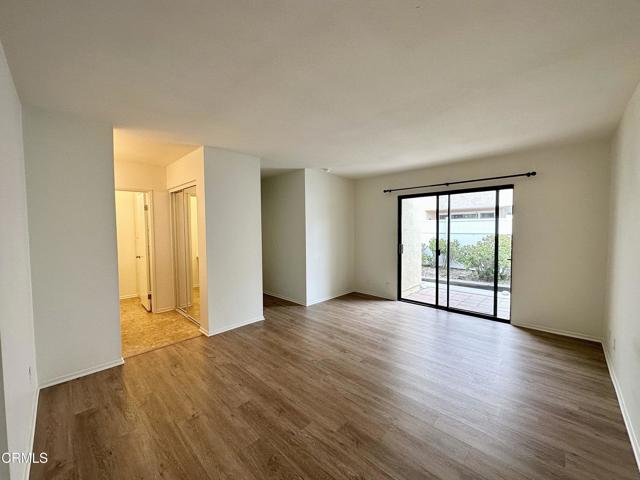 4911 Catamaran Street, Oxnard CA: https://media.crmls.org/mediaz/ce0a1106-fb52-40bc-be15-653bb388b47d.jpg