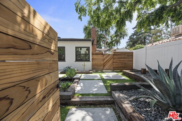 10868 WEDDINGTON Street photo 4