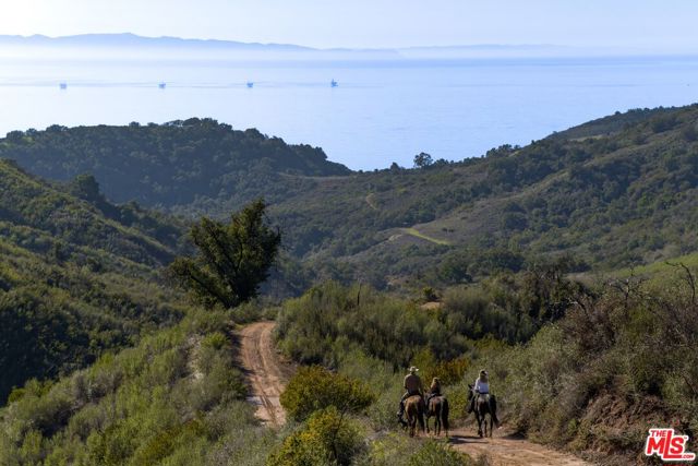 1915 Monte Alegre Drive, Carpinteria CA: https://media.crmls.org/mediaz/ce0ad431-f1b0-45db-9c00-d6ee2c3d828b.jpg