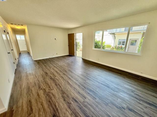 809 Coburn Ct, San Leandro CA: https://media.crmls.org/mediaz/ce0ada5a-673a-4eac-9bd4-ddcfc50e8378.jpg