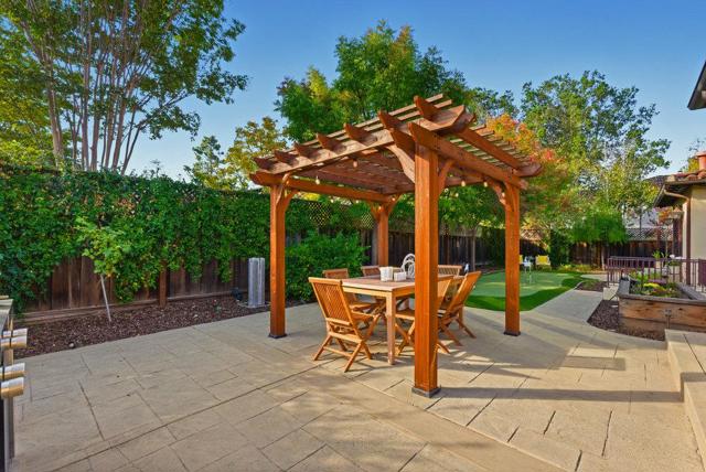 484 Cherry Avenue, Los Altos CA: https://media.crmls.org/mediaz/ce0b5393-1df9-4afd-8156-33f3d66ced0c.jpg