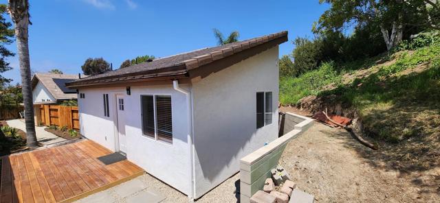 7920 Rocoso Lane, Carlsbad CA: https://media.crmls.org/mediaz/ce0cfa5c-772d-4417-9953-0186969e75b7.jpg