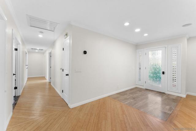 925 Moody Dr, Escondido CA: https://media.crmls.org/mediaz/ce0d256b-8cd7-4624-be15-857ec35f8ded.jpg