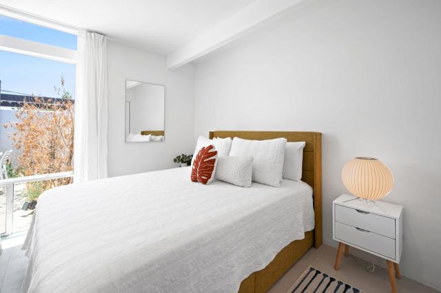 1740 N Via Miraleste, Palm Springs CA: https://media.crmls.org/mediaz/ce0e1a32-fac2-43c7-bb2d-7e5e0e13838f.jpg