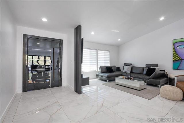 6626 Tuxedo Rd, San Diego CA: https://media.crmls.org/mediaz/ce0e5cb1-8c34-4901-913b-cb49e2b909c0.jpg