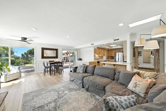 4343 Avenida Gregory, Spring Valley CA: https://media.crmls.org/mediaz/ce0fff35-28f4-40b5-9f4a-b0665fec03d8.jpg