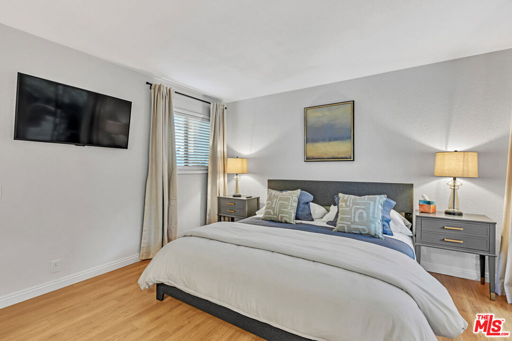 Ce109116 C3c2 4e74 A216 0c7b7fbb6f62