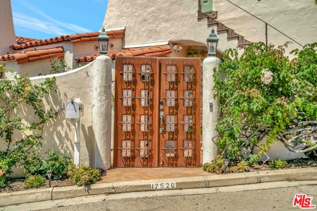 17520 Stretto Way photo 2