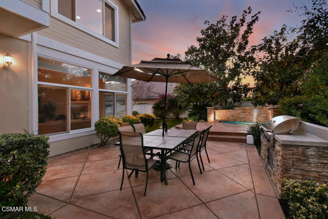 31775 Oak Ranch Court, Westlake Village CA: https://media.crmls.org/mediaz/ce118e24-b92a-4f45-821b-7825548117f9.jpg