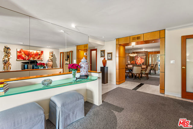 851 N Kings Road, West Hollywood CA: https://media.crmls.org/mediaz/ce12b946-fbbd-4e9a-a251-2ac018dd5746.jpg