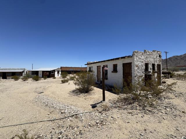 73392 Sullivan Road, 29 Palms CA: https://media.crmls.org/mediaz/ce12c8c5-c44f-4bb1-bb1b-d9653993157d.jpg