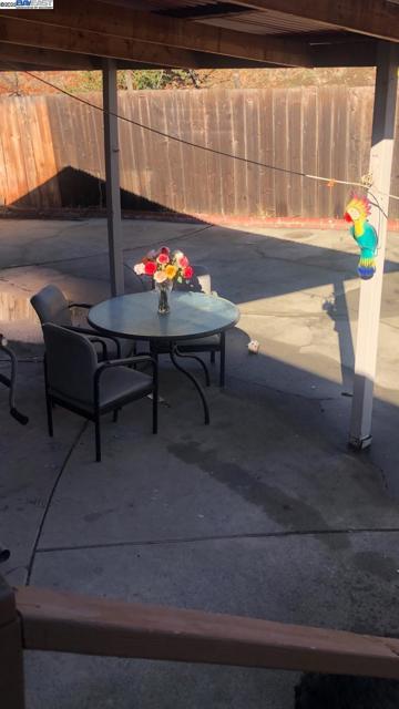 208 Appian Way, Union City CA: https://media.crmls.org/mediaz/ce137f9d-333a-4067-9607-39c4e544290c.jpg