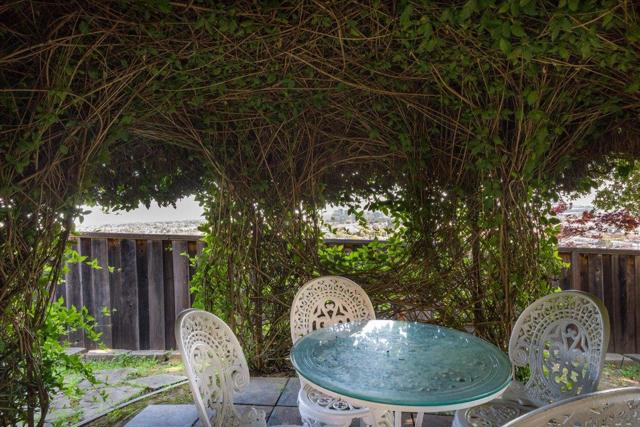 Image 56 of 75 For 819 Holly Road