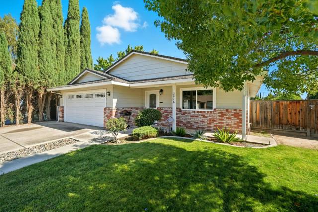 2016 Westboro Lane, Manteca CA: https://media.crmls.org/mediaz/ce13cd97-ca7a-4748-80f4-a9e41a6fb794.jpg