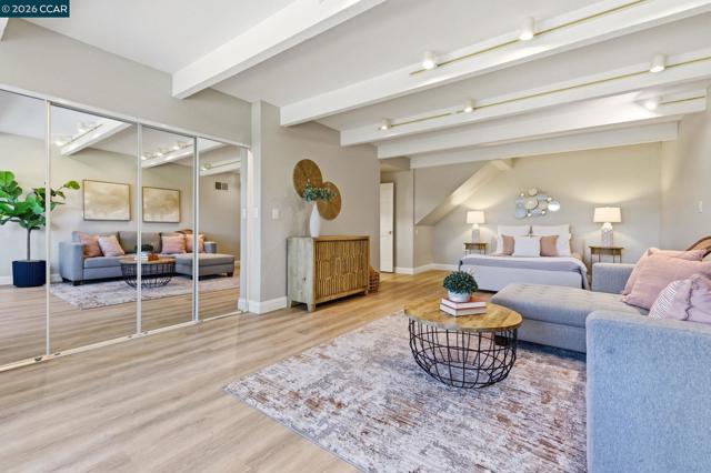 Image 29 of 50 For 725 Castle Rock Rd