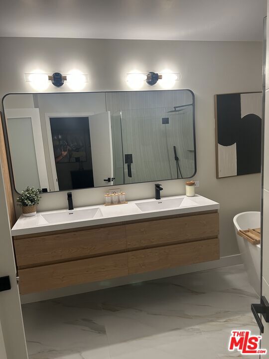 23442 Burbank Boulevard, Woodland Hills CA: https://media.crmls.org/mediaz/ce14919f-0bc7-489c-b631-d9ab81613015.jpg