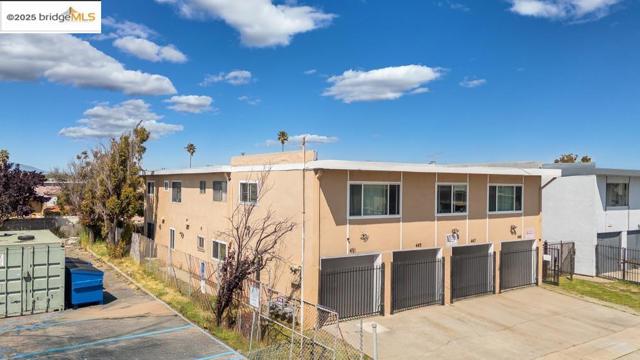 449 S 19Th St, Richmond CA: https://media.crmls.org/mediaz/ce151514-1cb6-453e-8f7b-d45ea851aca5.jpg