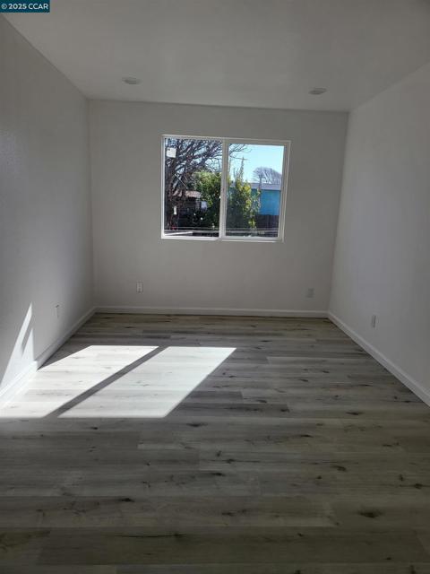 2811 Tulare Ave, Richmond CA: https://media.crmls.org/mediaz/ce1562de-d5a5-4c4f-b3f6-91ccc8f83ba5.jpg