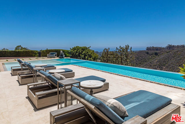 1601 Casale Road, Pacific Palisades CA: https://media.crmls.org/mediaz/ce1562ef-4978-4705-a02c-7c608454ebf3.jpg