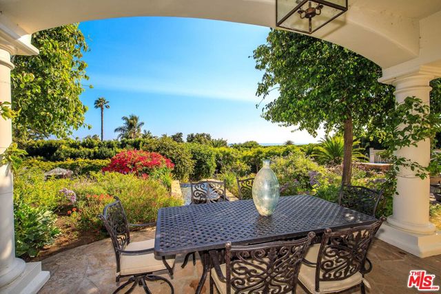 1601 Alisa Estate, Santa Barbara CA: https://media.crmls.org/mediaz/ce157c95-f2bd-4247-a76a-0a0a82cbacd9.jpg
