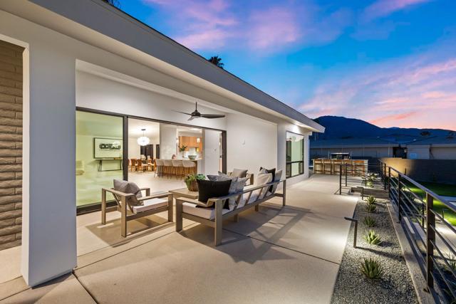 46380 Desert Lily Drive, Palm Desert CA: https://media.crmls.org/mediaz/ce162a3c-a0b9-40ba-8aad-0ddbfaa4d7ec.jpg