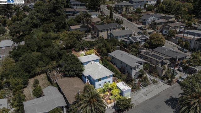 4418 Virginia Ave, Oakland CA: https://media.crmls.org/mediaz/ce1668f8-eda2-4153-851d-f1737964d19a.jpg