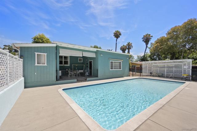 10705 Louisa Dr., La Mesa CA: https://media.crmls.org/mediaz/ce16f53f-57f1-4579-a1bd-e59201357e62.jpg