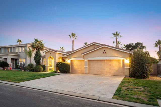 11447 Mirage Drive, Chowchilla CA: https://media.crmls.org/mediaz/ce16f6a0-4305-4d51-bf04-eddd47f576da.jpg