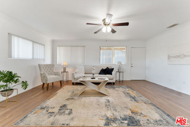 9256 6th Avenue, Hesperia CA: https://media.crmls.org/mediaz/ce184f8b-f6ab-494e-b35e-d1a379ffca72.jpg