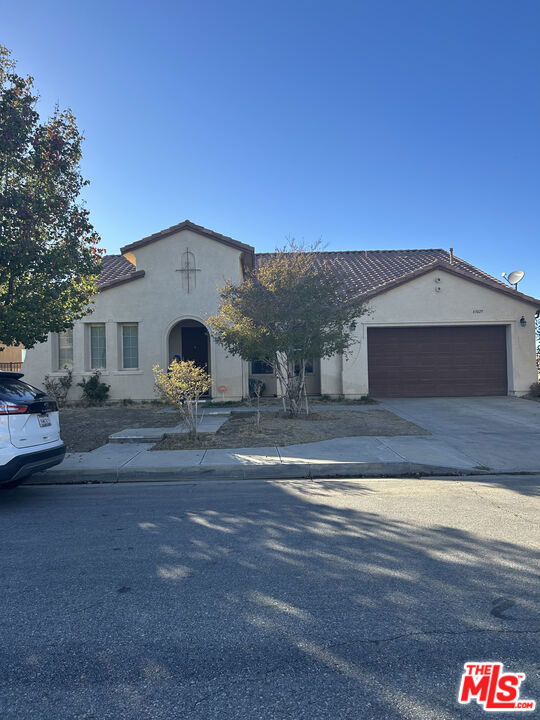 43029 59th Street, Lancaster CA: https://media.crmls.org/mediaz/ce196729-4895-4ee6-8804-3dfeeac325ae.jpg