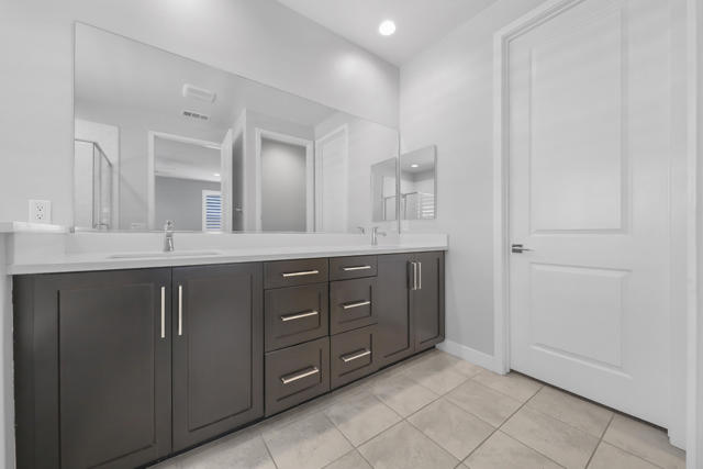 40632 Firenze Court, Indio CA: https://media.crmls.org/mediaz/ce19a2a6-4419-4501-bafa-3e61cc6a5525.jpg