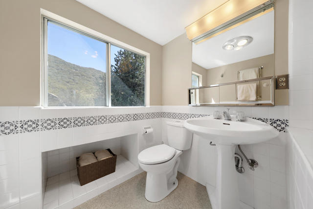 Image 20 of 47 For 67079 Ribbonwood Drive