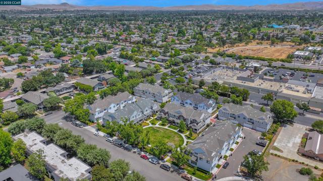 1734 Catalina Ct, Livermore CA: https://media.crmls.org/mediaz/ce1aa4c5-37c8-4678-8cd8-637a18c4404e.jpg