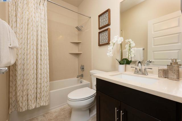 2835 Alvarado Ave, San Mateo CA: https://media.crmls.org/mediaz/ce1c6ecb-3e90-4bc0-82d7-c266be1a2676.jpg