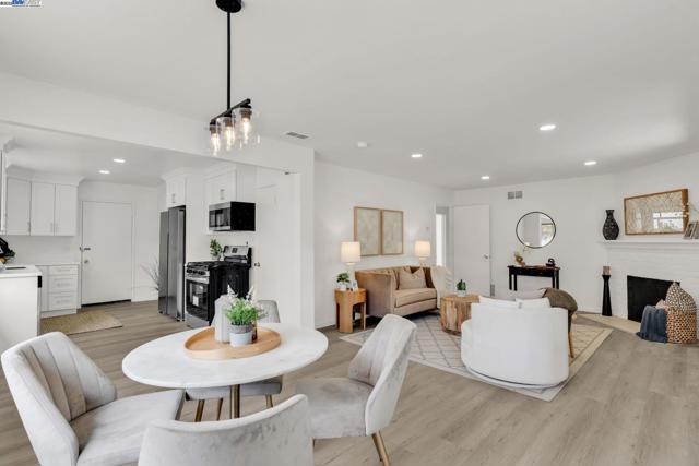 471 Rose St, Livermore CA: https://media.crmls.org/mediaz/ce1cfd76-8d19-4096-a394-997cc81b4d87.jpg