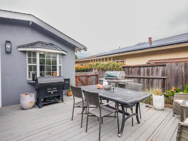 1087 Rio Vista Drive, Pacifica CA: https://media.crmls.org/mediaz/ce1d4f61-a9fe-436c-a40f-11f24eea44f2.jpg