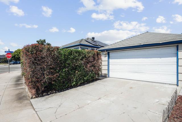 4751 Monroe Ave, San Diego CA: https://media.crmls.org/mediaz/ce1eeabb-bbd2-431c-8ec3-60e0f8ea5305.jpg