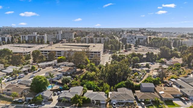 5220 E Falls View, San Diego CA: https://media.crmls.org/mediaz/ce1ff14f-280b-414b-950d-7bd6e3c66ee7.jpg
