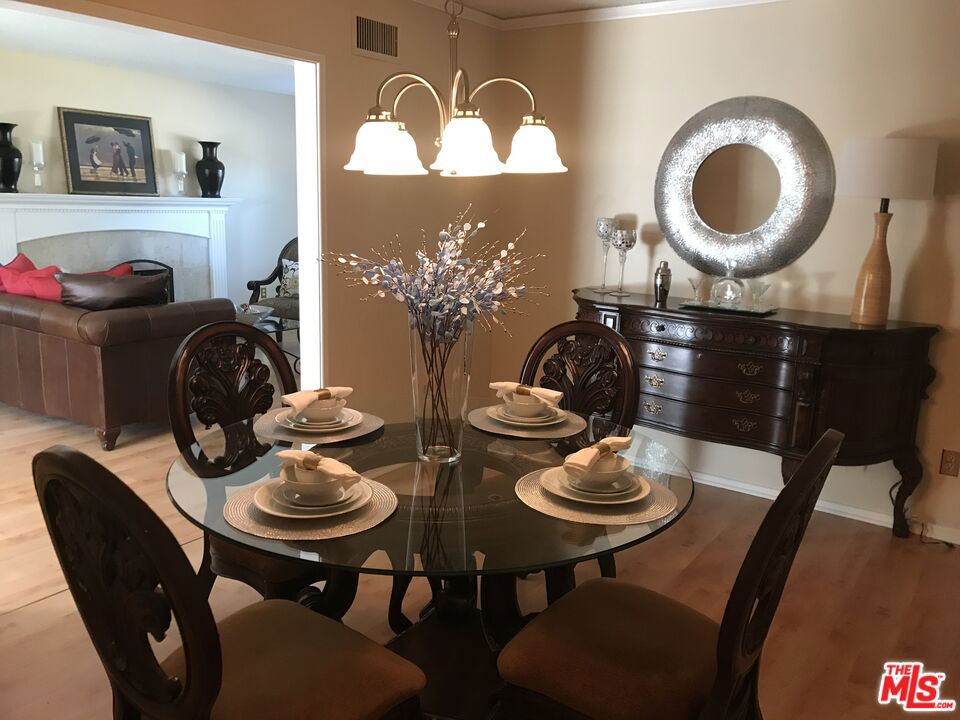 https://media.crmls.org/mediaz/ce209d6f-ccdf-46be-97d7-5eb205d93451.jpg?preset=X-Large