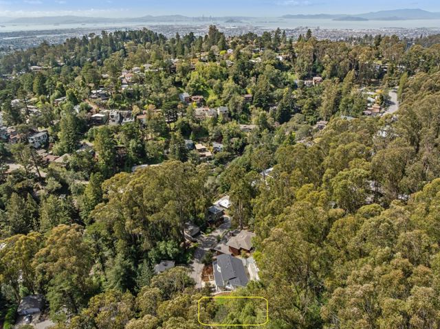 0 Arrowhead Drive, Oakland CA: https://media.crmls.org/mediaz/ce2131df-82db-4c30-94c9-0d96cd045b07.jpg
