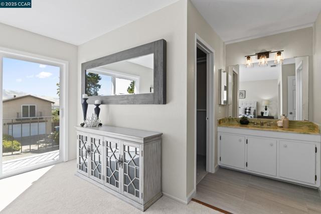 245 Parkview Ter, Vallejo CA: https://media.crmls.org/mediaz/ce21364e-8d03-4582-a626-139f0c21e7d9.jpg