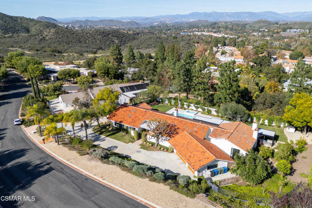 87 Pinecrest Road, Westlake Village CA: https://media.crmls.org/mediaz/ce214a1a-bb12-4c7f-84b3-9c74e07a0ac8.jpg