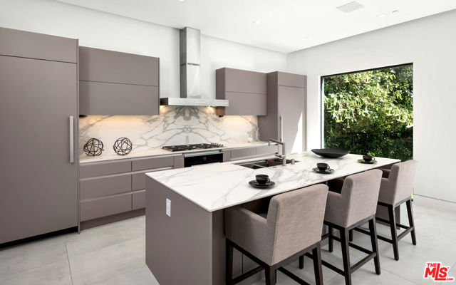 12720 Montana Avenue, Los Angeles CA: https://media.crmls.org/mediaz/ce216100-71e3-4ca3-ad9e-ec7523cb475f.jpg