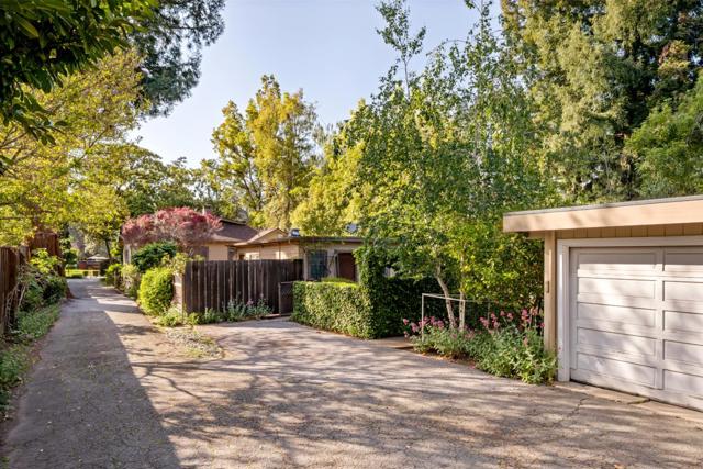 763 College Avenue, Menlo Park CA: https://media.crmls.org/mediaz/ce21619e-b8c8-4cc3-a36d-3772f6a02198.jpg