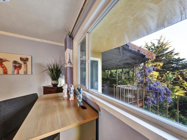 Image 30 of 60 For 2755 Sheffield Pl