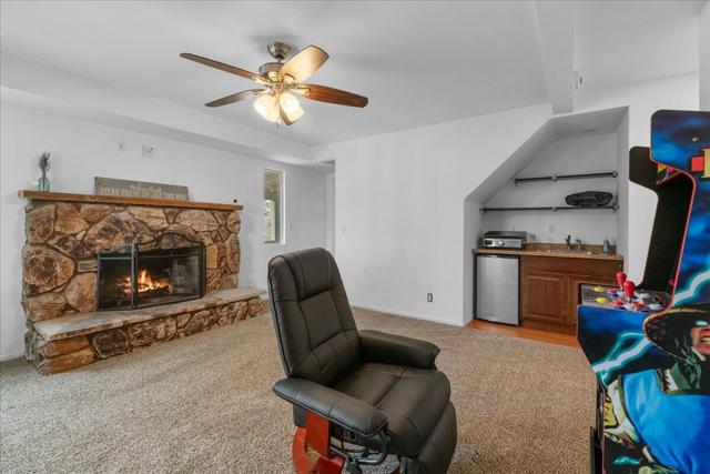 38634 N Shore Drive, Fawnskin CA: https://media.crmls.org/mediaz/ce232ada-a49e-412d-b3b7-4e538a702cae.jpg