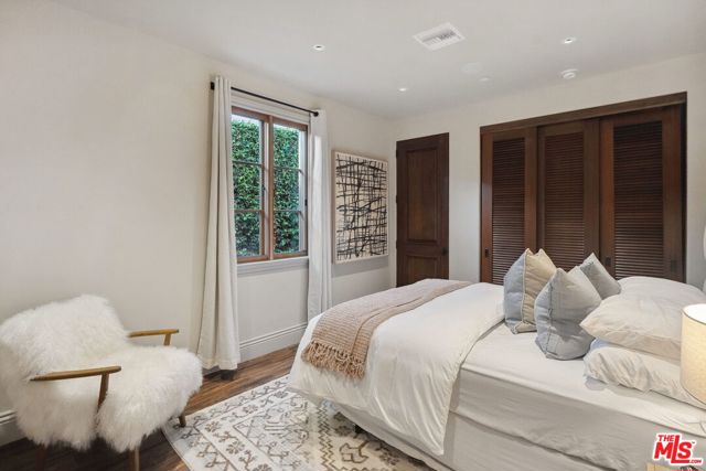 6882 Arizona Avenue, Los Angeles CA: https://media.crmls.org/mediaz/ce2361ea-062e-4a7a-b022-bd6a1134b494.jpg